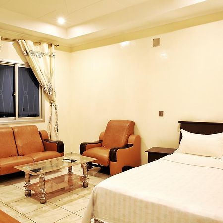 Shanghai Hotel NʼDjamena 외부 사진