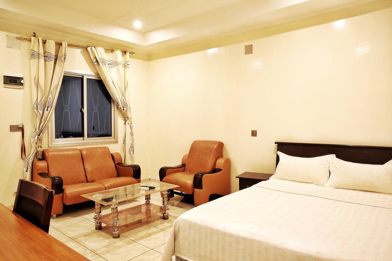 Shanghai Hotel NʼDjamena 외부 사진